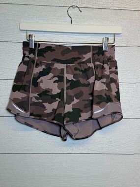 Lululemon Athletica Hotty Hot Low Rise Shorts camo brown black Size 6